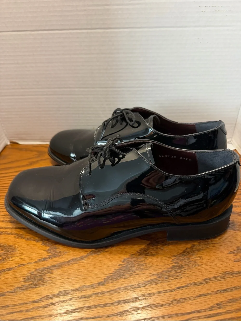 Hitchcock wide shoes for Men. Black Patent Oxford Lace-Up Dress Shoes